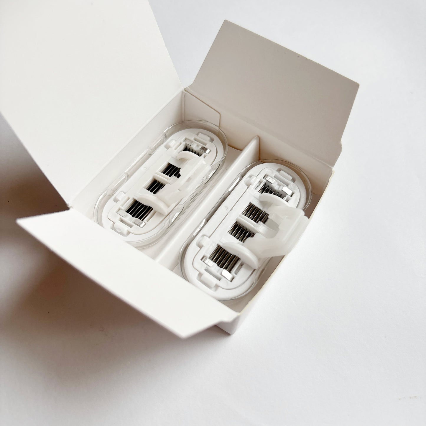 Better Shaving Bikini Razor – Premium Grooming Tool
Clean, shave with care, rinse frequently, change blade every 30 uses.
52.24mm blade, 136mm handle, 83.9g weight — crafted to last.
Designed for underarms and bikini lines — safe, stylish, and sustainable.