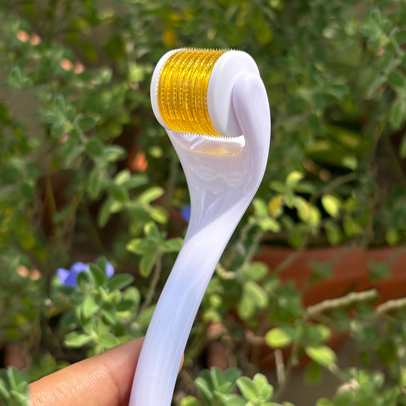 Featuring 540 sharp titanium needles, this roller stimulates collagen production, reduces wrinkles and scars, and improves hair density by enhancing product absorption for fuller, healthier hair and skin.