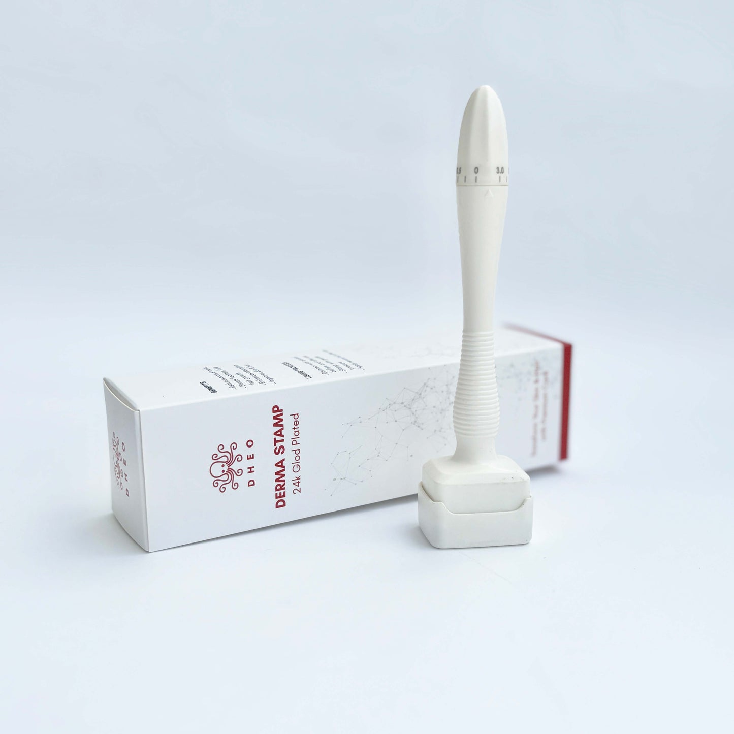 Disinfect, stamp, and nourish — use gently on skin and scalp after cleansing.
Titanium needles, 140 pins, adjustable 0-3.0mm — built for skincare and haircare.