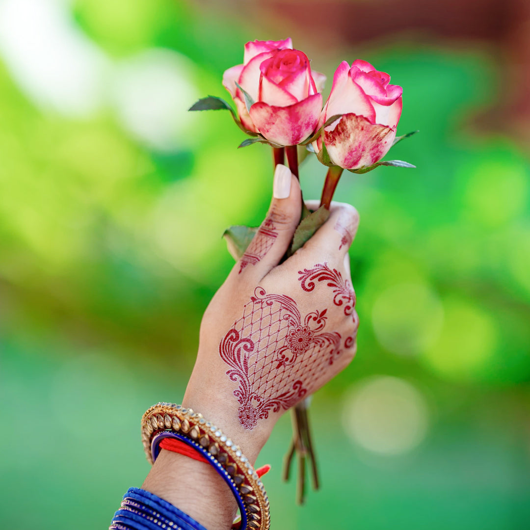 Temporary henna magic at your fingertips.Beautiful results in just 3 steps.