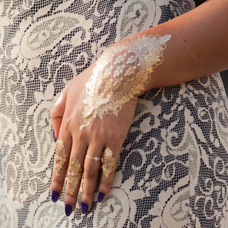 Traditional henna beauty with modern ease.Temporary, skin-safe, and stunning.