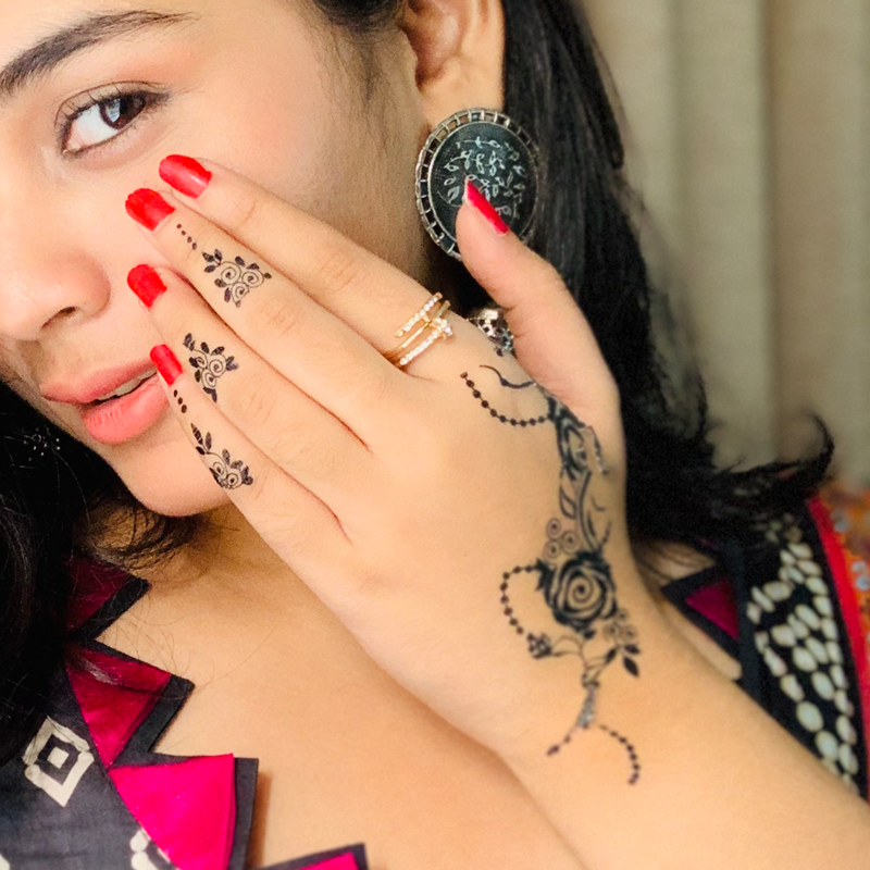Stunning henna designs made easy.Apply in seconds, lasts for days.