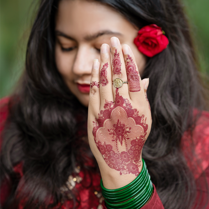 Safe alternative for allergic users who can’t use natural henna paste.