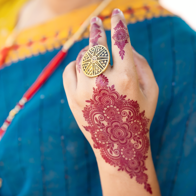 DHEO Henna Tattoos—easy to apply, fun to wear, and safe to remove.