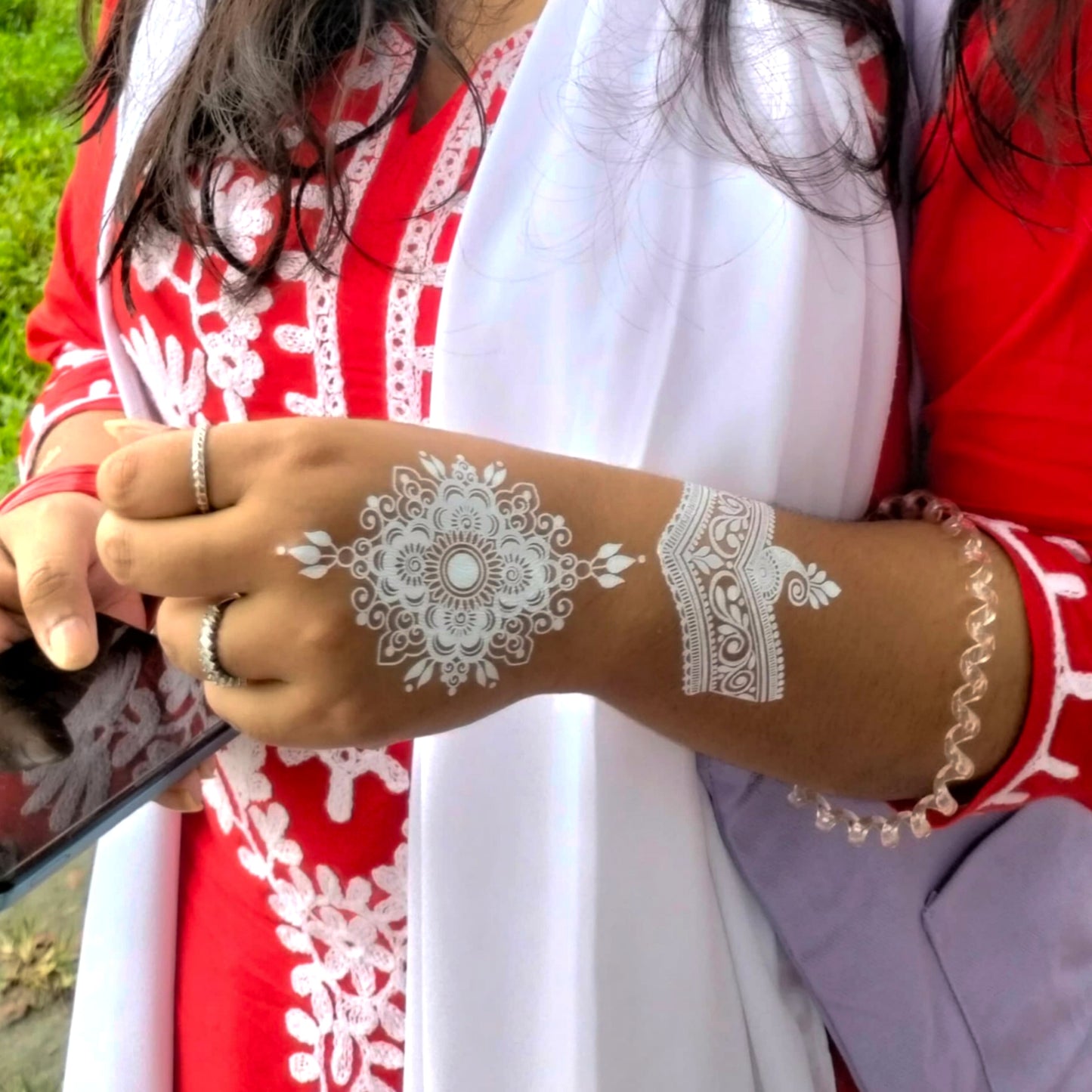 Add finishing detail to your Eid, Diwali, or wedding guest look instantly.