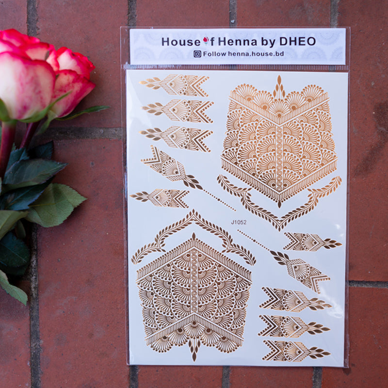 Add a henna touch to your style.
Water, press, and reveal the magic.