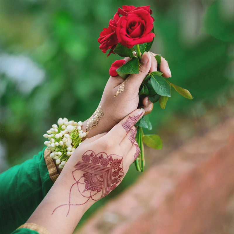 A fun, creative way to try henna without long-term commitment.