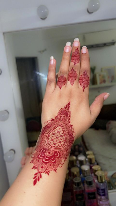 Temporary tattoos that look like real henna—perfect for any occasion or mood.