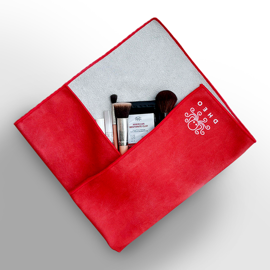DHEO Magic Bag – lightweight, self-adhesive storage cloth for makeup, gadgets, and travel essentials. Washable, reusable, and versatile with anti-dust and anti-scratch protection.