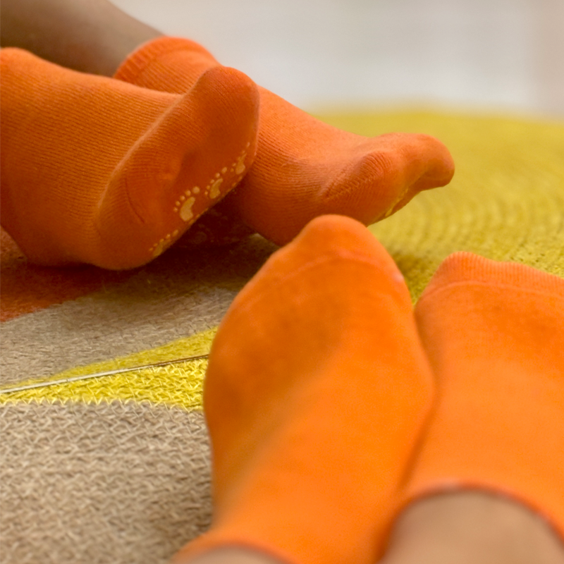 Slip on these moisturizing gel socks after cleaning your feet. Infused with nourishing plant oils and vitamin E, they soften dry skin in just 30 minutes.