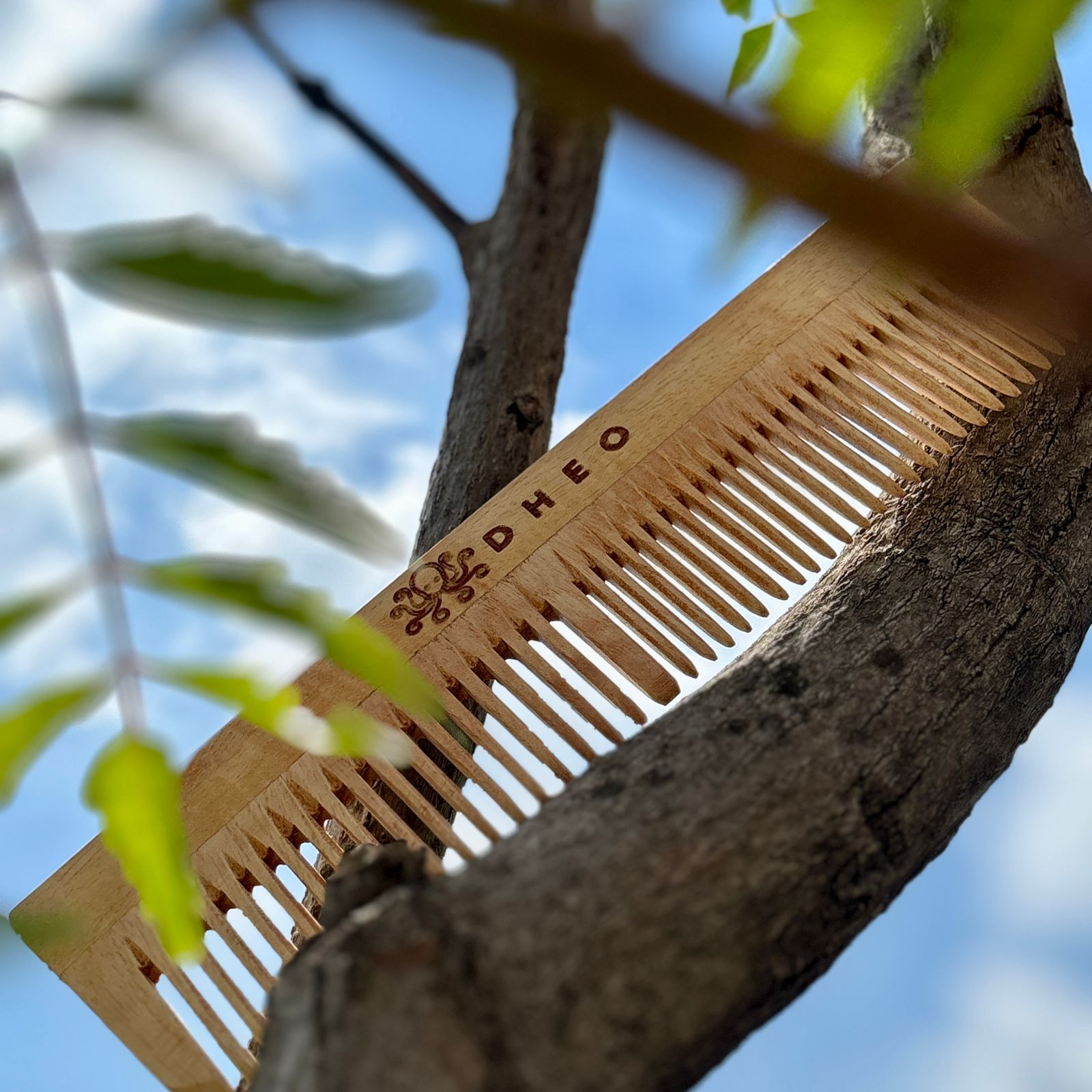 Naturally antibacterial and gentle, our Neem Comb reduces hair fall and breakage.Perfect for healthy, smooth hair and a soothed scalp.