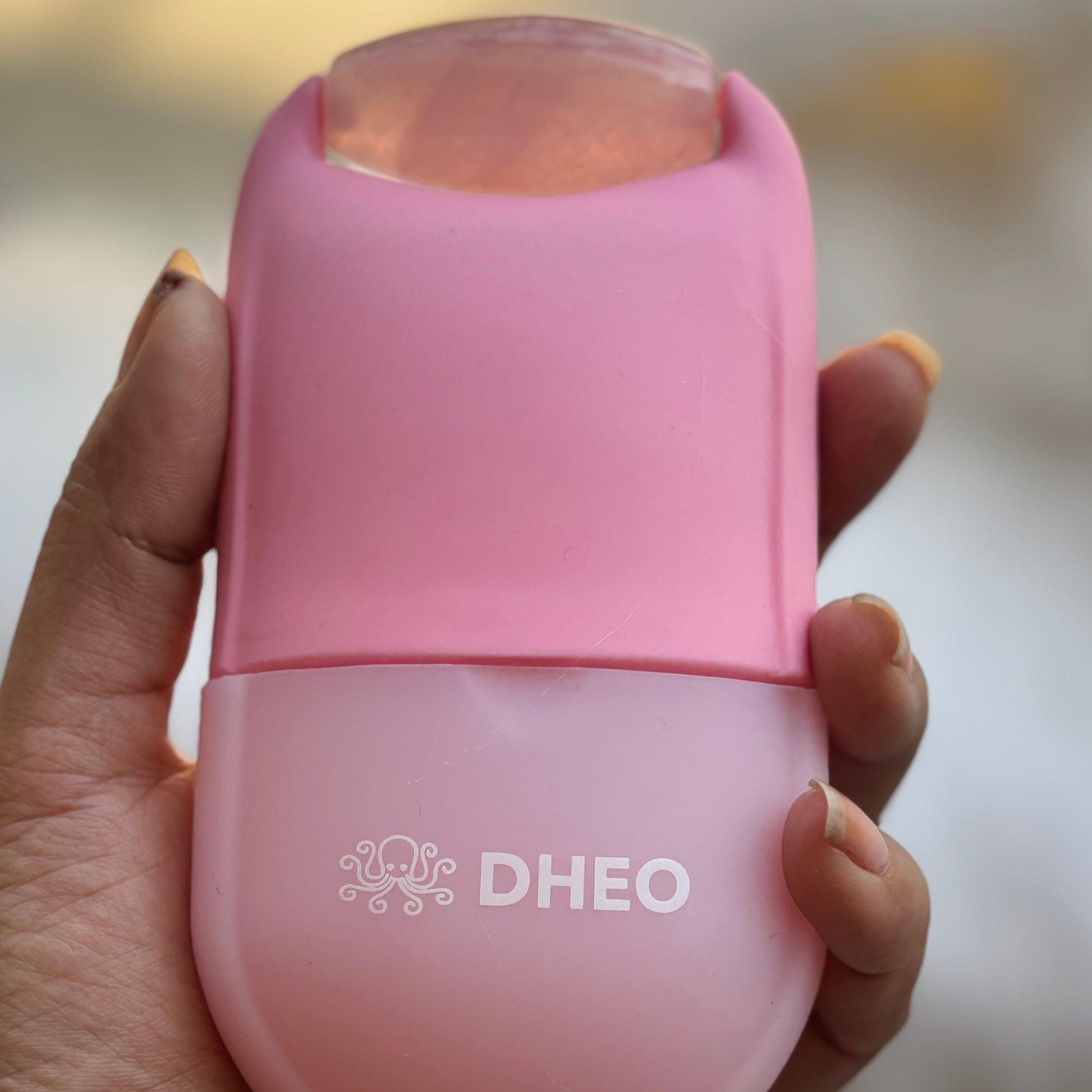 Crystal Calm Meets Ice Therapy
This roller features a real Rose Quartz head that stays cool and glides smoothly—merging crystal healing with the refreshing benefits of an ice facial for glowing, firm skin.