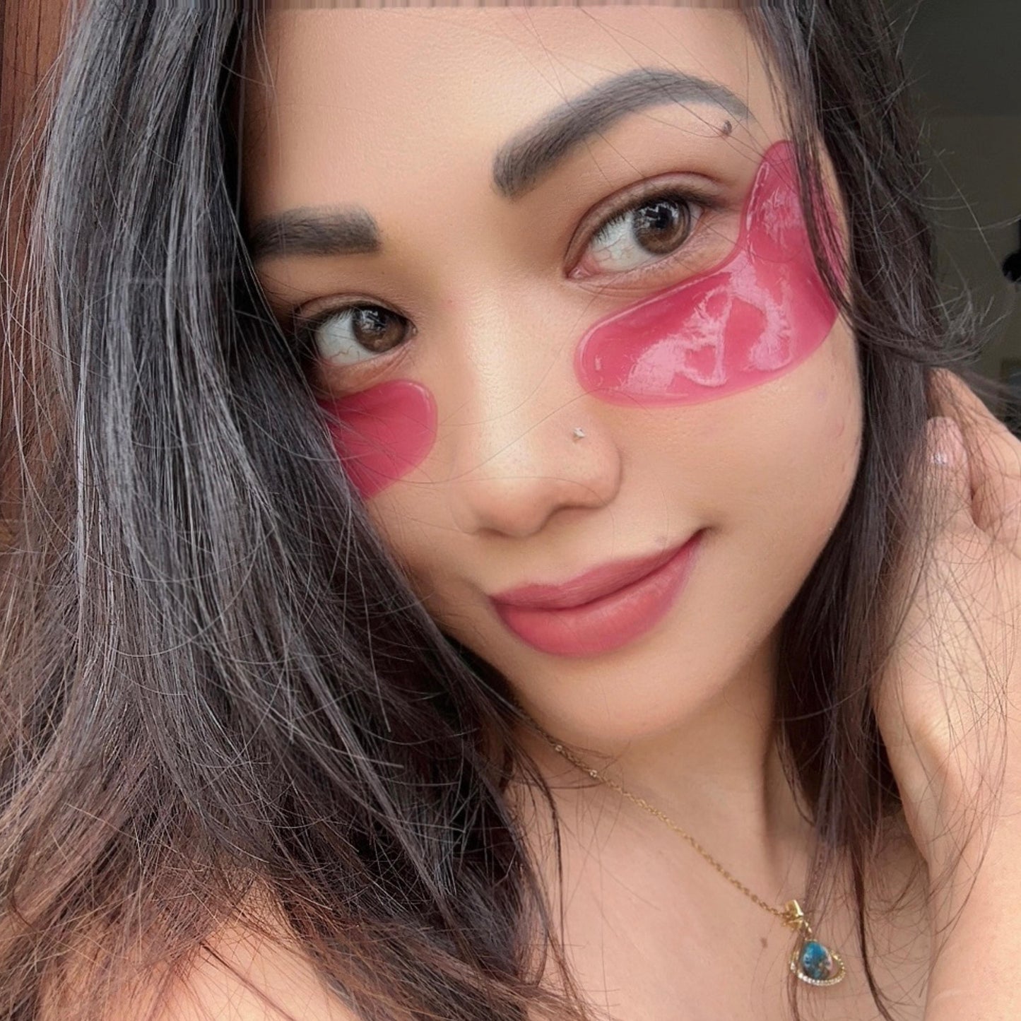 DHEO Collagen Eye Patch — hydrating under-eye masks with collagen, licorice, and hyaluronic acid to reduce puffiness, dark circles, and fine lines.