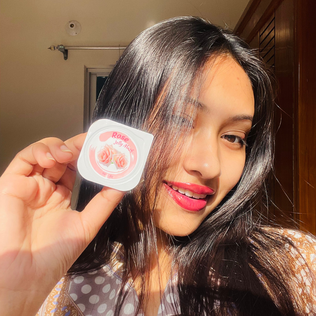 Rose Jelly Mask
Soft, bouncy, and dewy skin—coming right up! This floral-infused jelly mask drenches your skin in hydration, improves elasticity, and gives you that “just had a facial” glow, thanks to rose and peony extracts.

