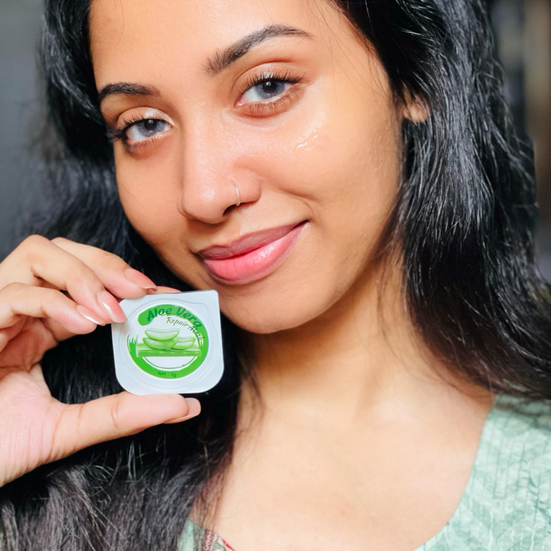 Aloe Vera Repairing Mask
When your skin screams SOS, this one's your rescue squad. Packed with aloe, hyaluronic acid, and rose extract, it cools, hydrates, and calms stressed skin like a spa day in a pod!