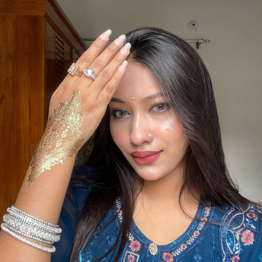 Quick and beautiful henna tattoos.Just apply with water and you’re good to go.