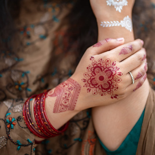Create beautiful henna art in minutes with no mess.Peel, press, and show off your style effortlessly.
