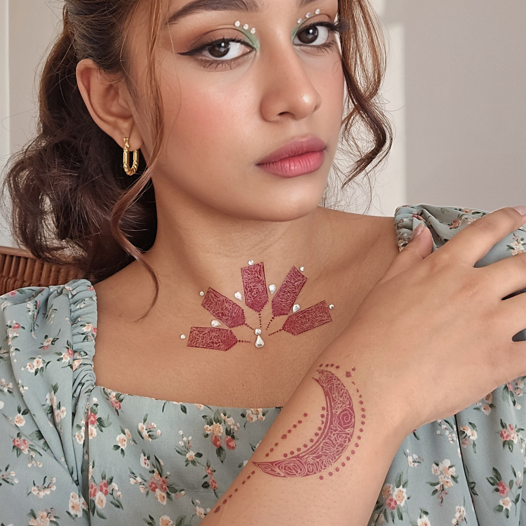 Turn heads with no mess henna tattoos.Apply fast, wear longer.