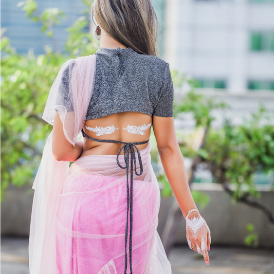 The fun of henna without the wait.Just peel, apply, and you're ready to shine!