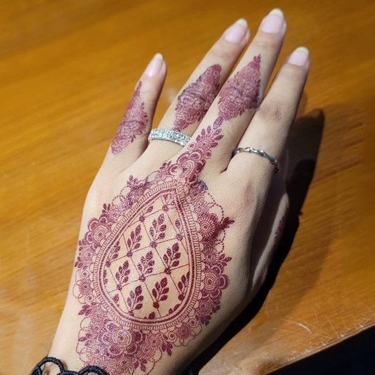 Each tattoo lasts up to 3–4 days and can be removed easily with baby oil or rubbing alcohol.