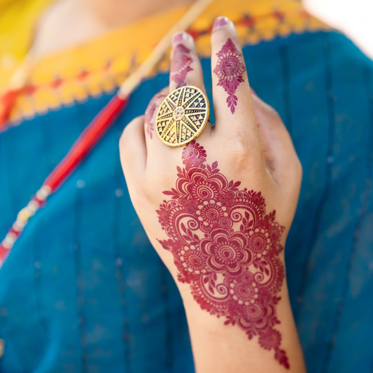 DHEO Henna Tattoos—easy to apply, fun to wear, and safe to remove.

